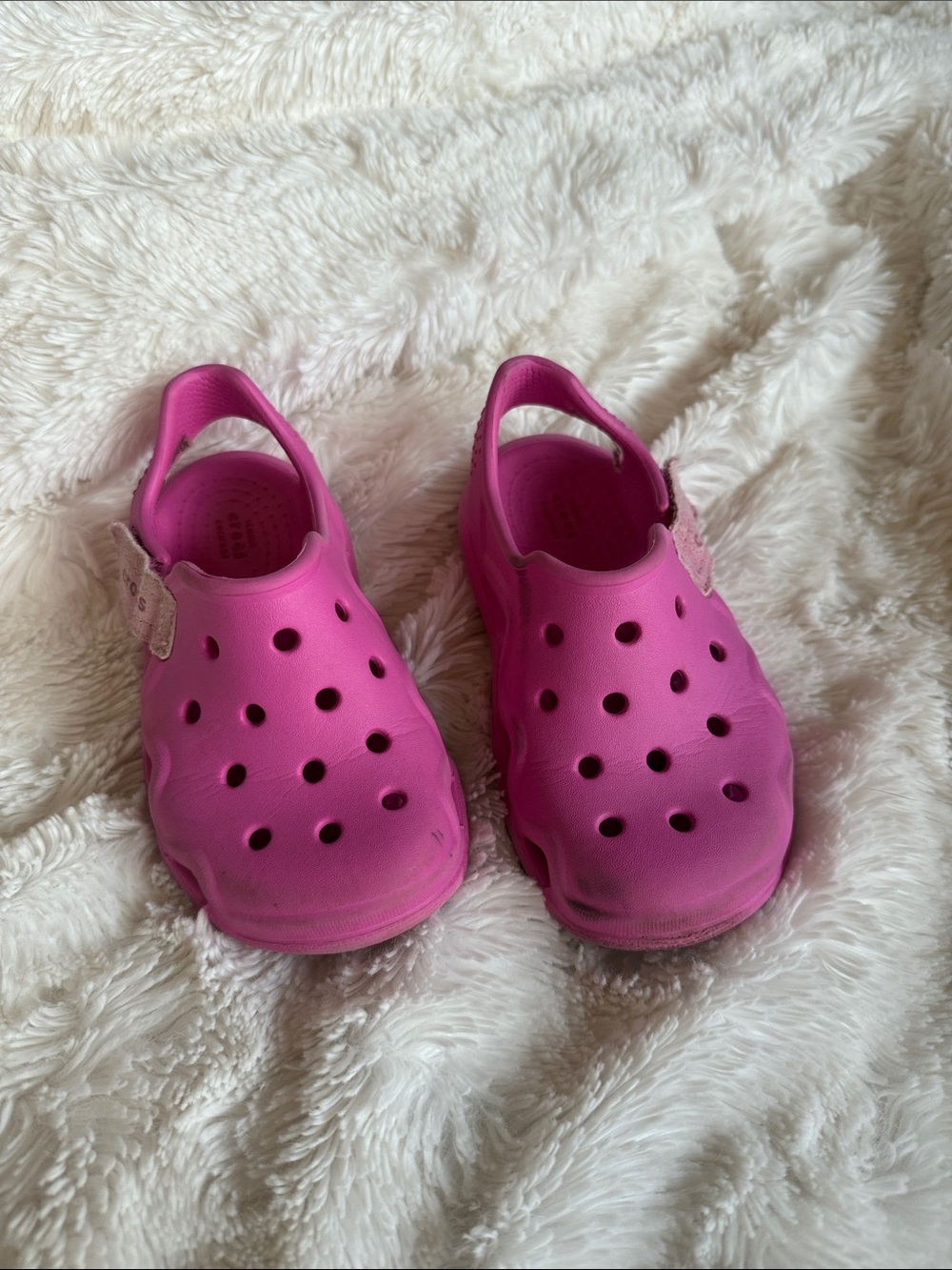 CROCS Kids Water Clogs in Hot Pink with Back Strap